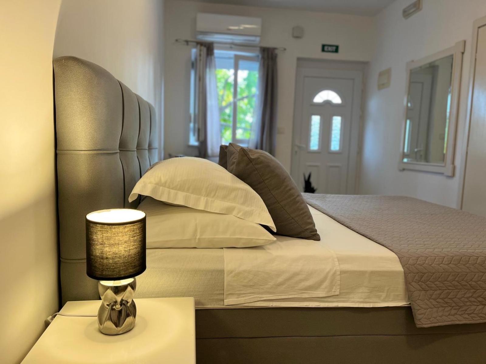 Apartments Versus مْليني المظهر الخارجي الصورة