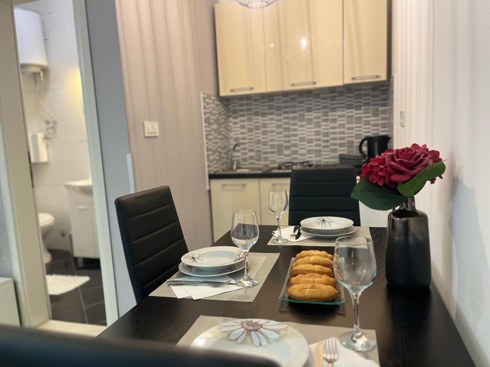 Apartments Versus مْليني المظهر الخارجي الصورة